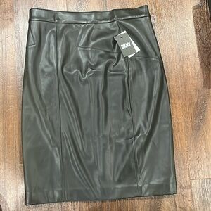 DKNY FAUX LEATHER SKIRT SIZE 14 black new
